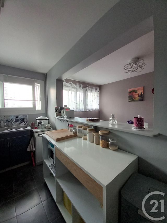 Afficher la photo en grand Appartement F5 à louer - 5 pièces - 105 m2 - Cherbourg En Cotentin - 50 - BASSE-NORMANDIE