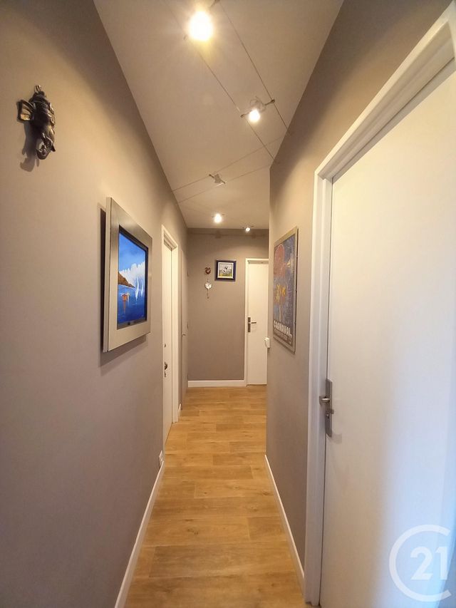 Afficher la photo en grand Appartement F5 à louer - 5 pièces - 105 m2 - Cherbourg En Cotentin - 50 - BASSE-NORMANDIE