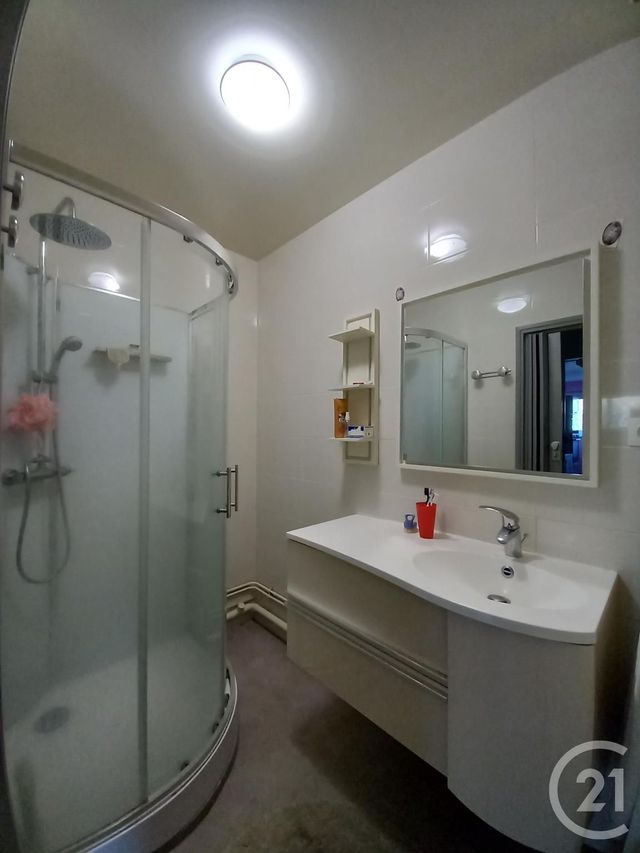 Appartement F2 à louer - 2 pièces - 60,43 m2 - Cherbourg En Cotentin - 50 - BASSE-NORMANDIE