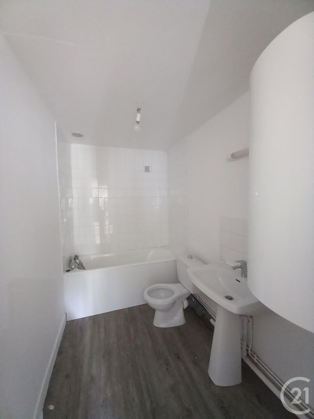 Maison à louer - 2 pièces - 57,80 m2 - Cherbourg En Cotentin - 50 - BASSE-NORMANDIE