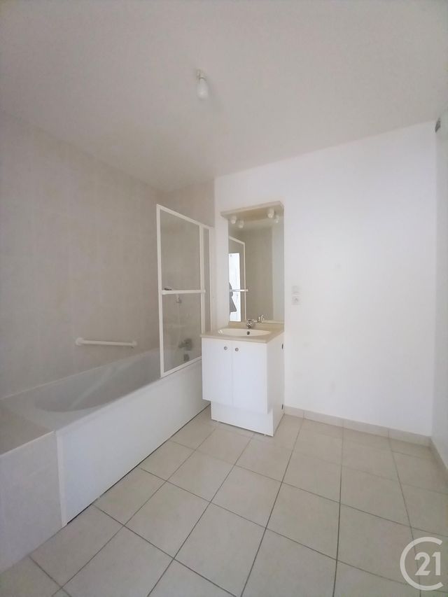 Appartement F2 à louer - 2 pièces - 58 m2 - Cherbourg En Cotentin - 50 - BASSE-NORMANDIE