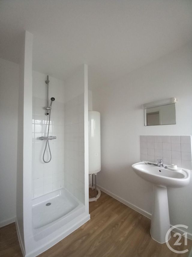 Appartement F3 &agrave; louer - 3 pi&egrave;ces - 54,50 m2 - Equeurdreville Hainneville - 50 - BASSE-NORMANDIE