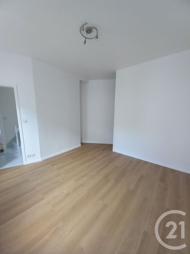 Maison &agrave; louer - 3 pi&egrave;ces - 75 m2 - Cherbourg En Cotentin - 50 - BASSE-NORMANDIE