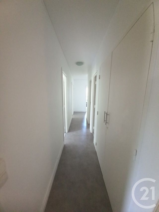 Appartement &agrave; louer - 5 pi&egrave;ces - 103 m2 - Cherbourg En Cotentin - 50 - BASSE-NORMANDIE