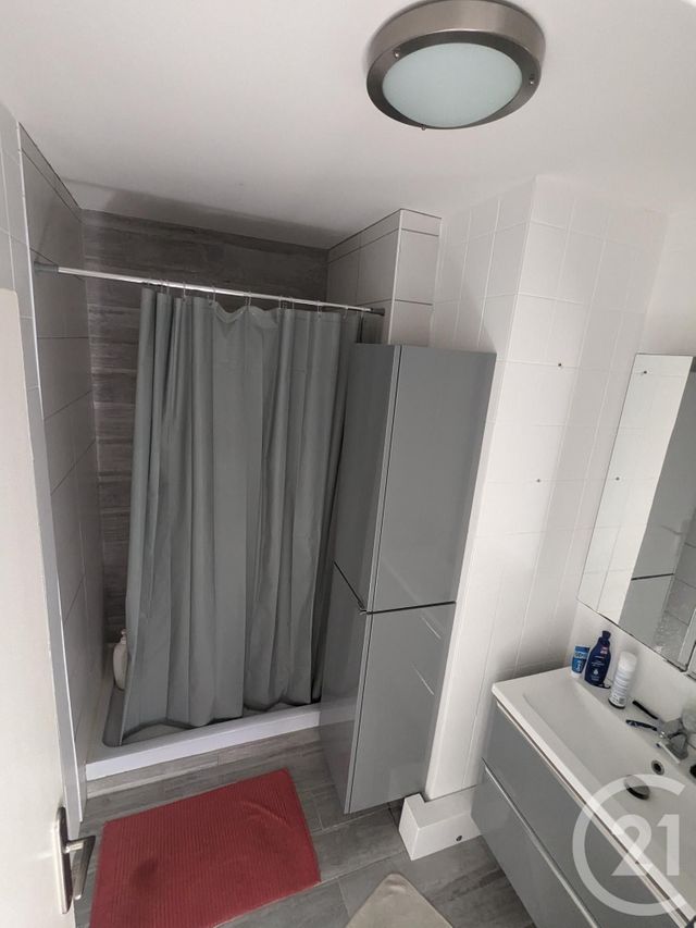 Appartement &agrave; louer - 5 pi&egrave;ces - 103 m2 - Cherbourg En Cotentin - 50 - BASSE-NORMANDIE