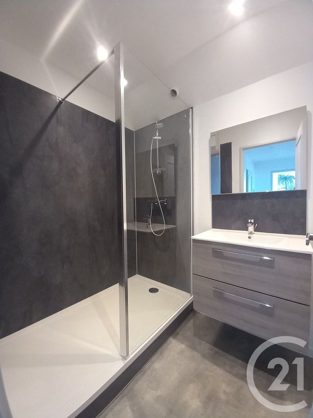 Appartement F2 &agrave; louer - 2 pi&egrave;ces - 47 m2 - Cherbourg En Cotentin - 50 - BASSE-NORMANDIE