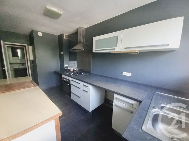 Appartement F4 &agrave; louer - 4 pi&egrave;ces - 73,44 m2 - Cherbourg En Cotentin - 50 - BASSE-NORMANDIE